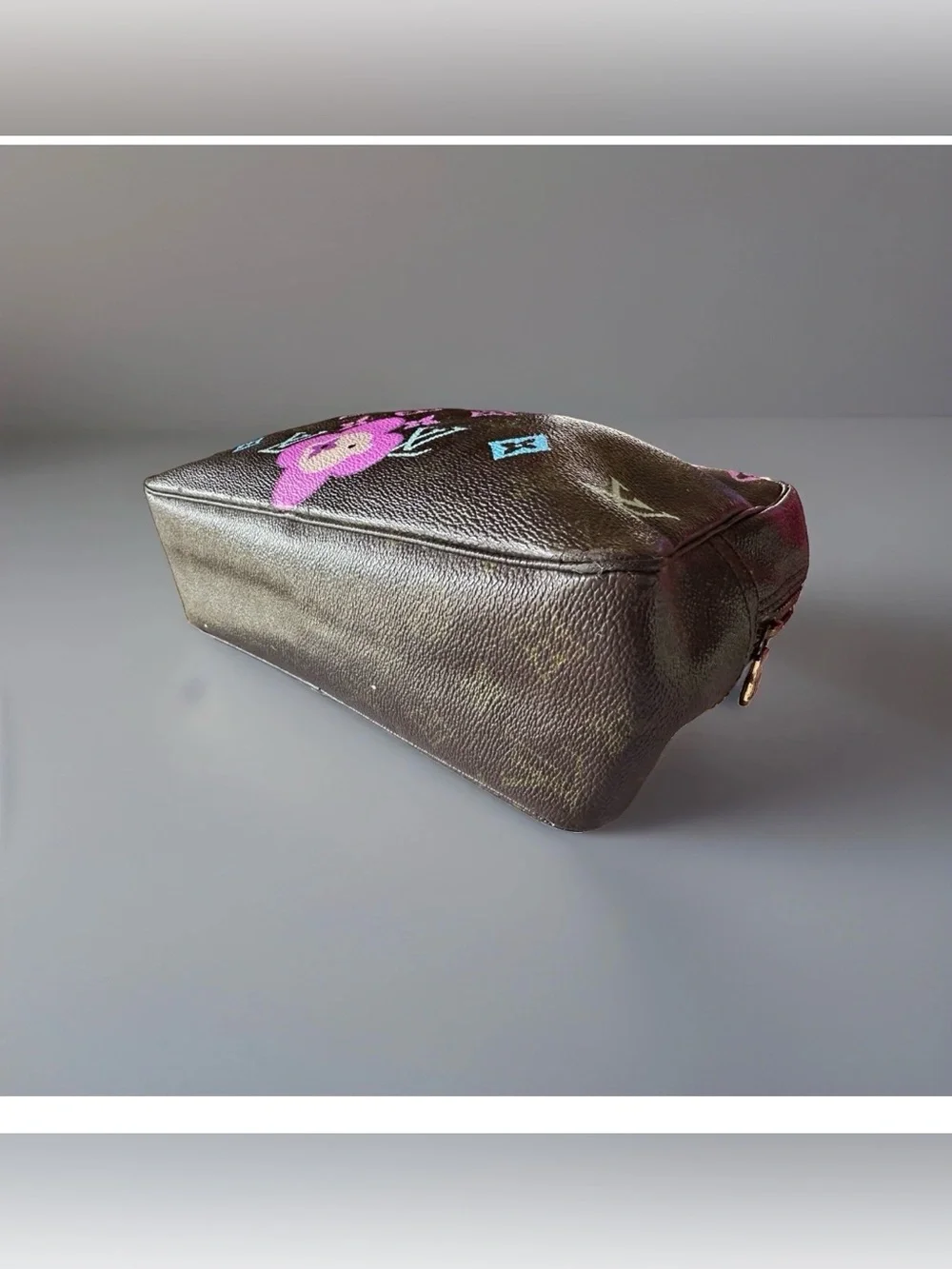 LOUIS VUITTON Trousse Toilette 28 Mono hand painted Toiletry Pouch M47522